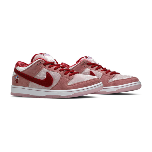 Nike Dunk Low "StrangeLove Skateboards" - Jersey and Sneakers