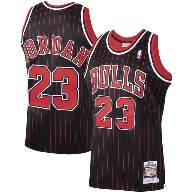 Michael Jordan Chicago Bulls Jersey - Jersey and Sneakers